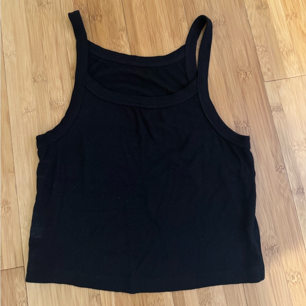 Black cropped ribbed tank